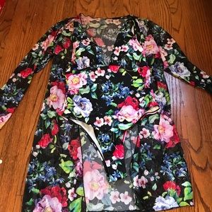 I am selling 2 pretty swim suits !!!